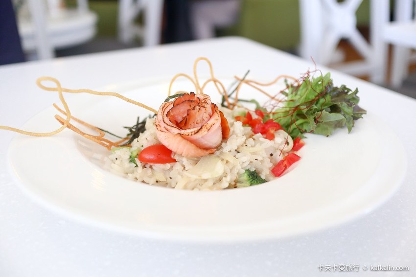 【板橋下午茶】OYAMI CAFE新埔店｜近捷運新埔站下午茶約會享受義式時光甜點鬆餅排餐義大利麵一次滿足 - 卡夫卡愛旅行