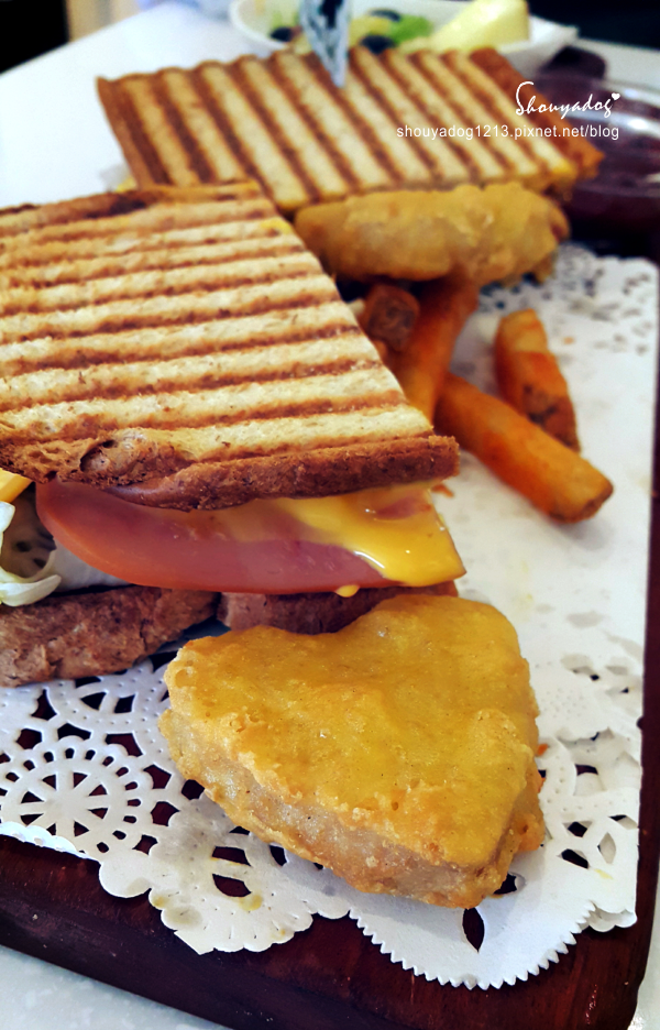 Oyami cafe(板橋店)：【複合式餐廳】板橋捷運新埔站美食 充滿夢幻少女心的Oyami Caf'e