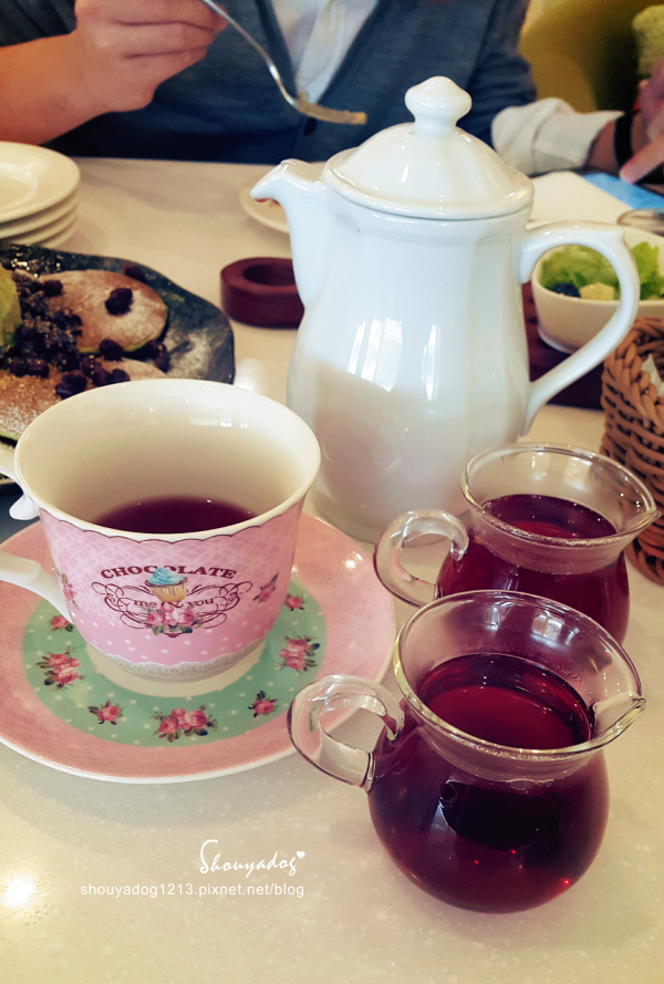 Oyami cafe(板橋店)：【複合式餐廳】板橋捷運新埔站美食 充滿夢幻少女心的Oyami Caf'e