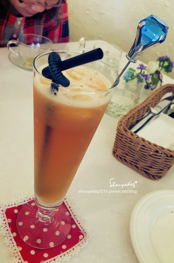 Oyami cafe(板橋店)：【複合式餐廳】板橋捷運新埔站美食 充滿夢幻少女心的Oyami Caf'e