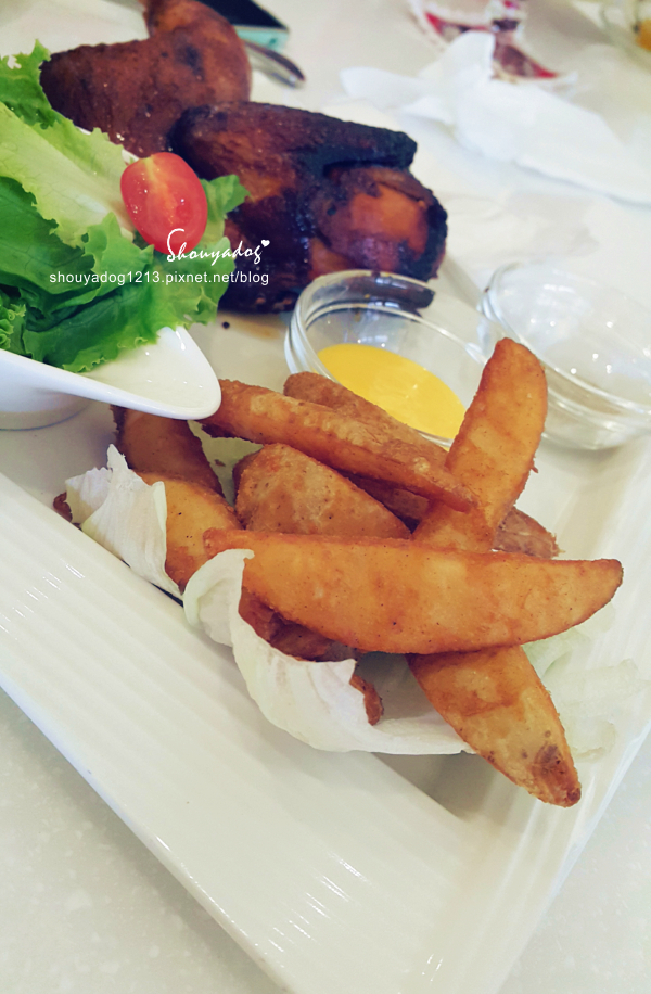 Oyami cafe(板橋店)：【複合式餐廳】板橋捷運新埔站美食 充滿夢幻少女心的Oyami Caf'e