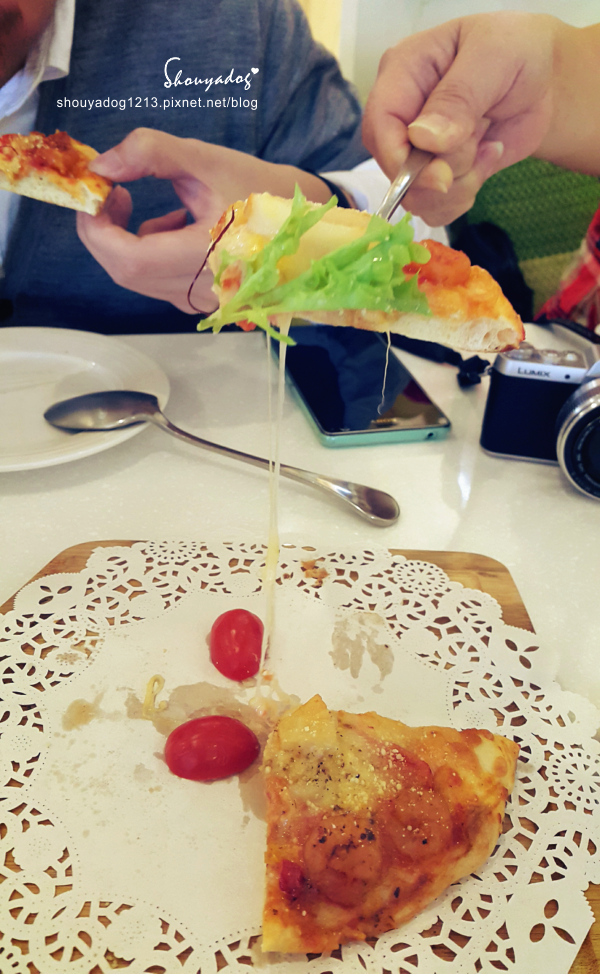 Oyami cafe(板橋店)：【複合式餐廳】板橋捷運新埔站美食 充滿夢幻少女心的Oyami Caf'e