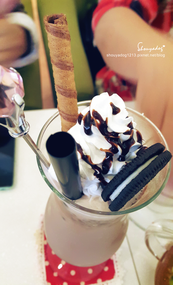 Oyami cafe(板橋店)：【複合式餐廳】板橋捷運新埔站美食 充滿夢幻少女心的Oyami Caf'e