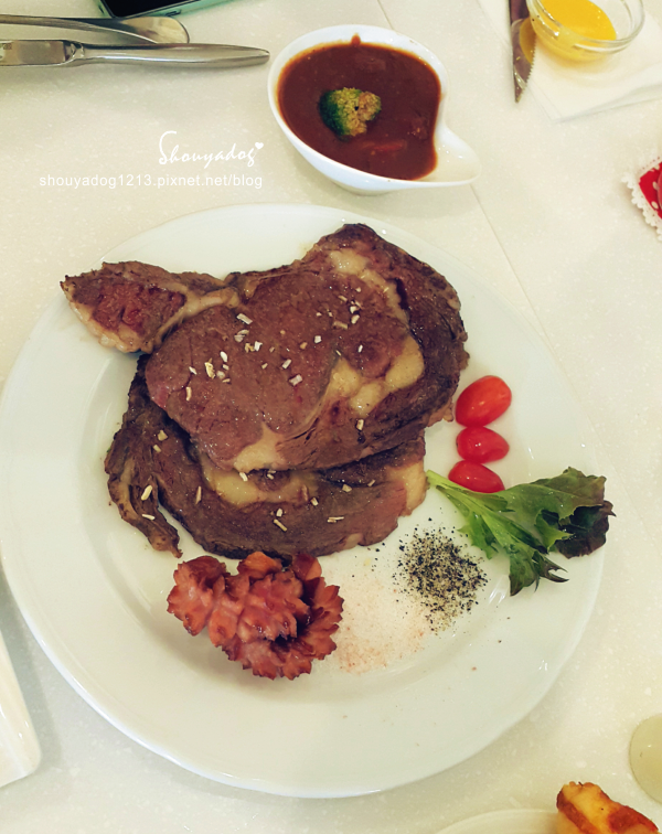 Oyami cafe(板橋店)：【複合式餐廳】板橋捷運新埔站美食 充滿夢幻少女心的Oyami Caf'e