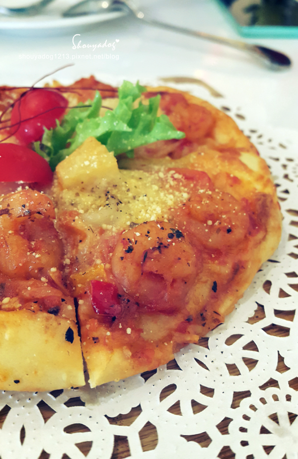 Oyami cafe(板橋店)：【複合式餐廳】板橋捷運新埔站美食 充滿夢幻少女心的Oyami Caf'e