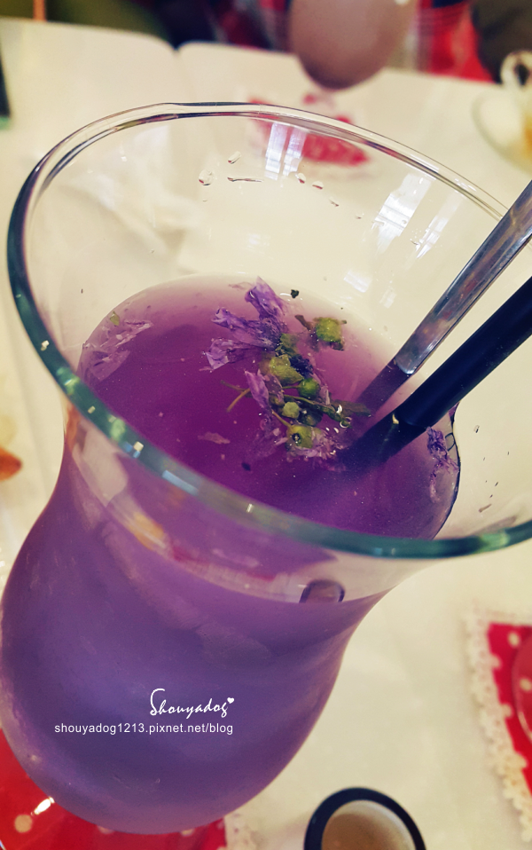 Oyami cafe(板橋店)：【複合式餐廳】板橋捷運新埔站美食 充滿夢幻少女心的Oyami Caf'e