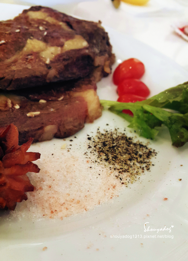 Oyami cafe(板橋店)：【複合式餐廳】板橋捷運新埔站美食 充滿夢幻少女心的Oyami Caf'e