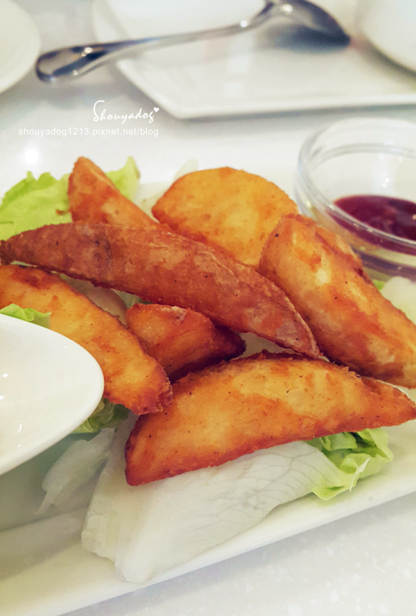 Oyami cafe(板橋店)：【複合式餐廳】板橋捷運新埔站美食 充滿夢幻少女心的Oyami Caf'e