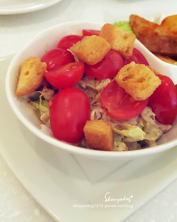 Oyami cafe(板橋店)：【複合式餐廳】板橋捷運新埔站美食 充滿夢幻少女心的Oyami Caf'e