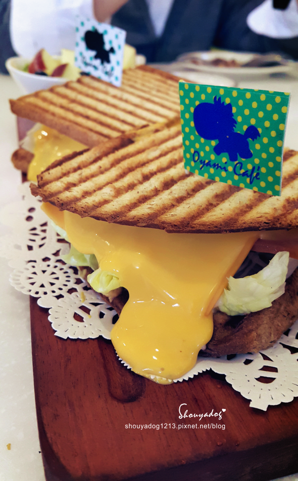 Oyami cafe(板橋店)：【複合式餐廳】板橋捷運新埔站美食 充滿夢幻少女心的Oyami Caf'e