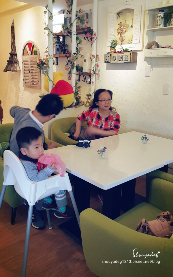 Oyami cafe(板橋店)：【複合式餐廳】板橋捷運新埔站美食 充滿夢幻少女心的Oyami Caf'e