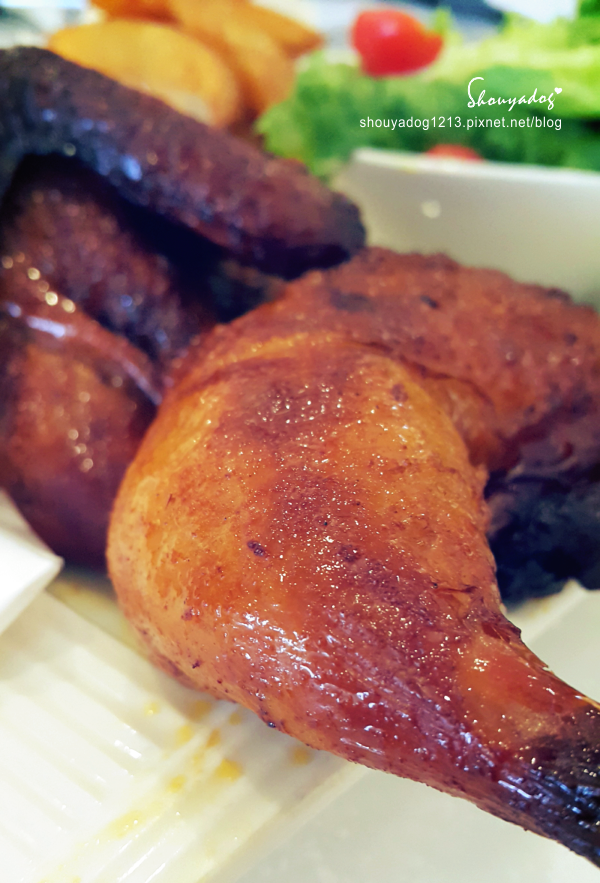 Oyami cafe(板橋店)：【複合式餐廳】板橋捷運新埔站美食 充滿夢幻少女心的Oyami Caf'e