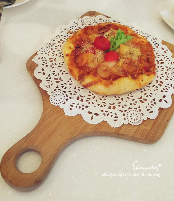 Oyami cafe(板橋店)：【複合式餐廳】板橋捷運新埔站美食 充滿夢幻少女心的Oyami Caf'e