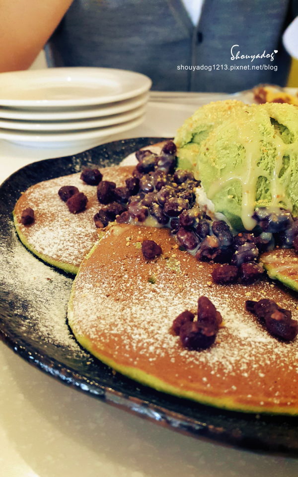 Oyami cafe(板橋店)：【複合式餐廳】板橋捷運新埔站美食 充滿夢幻少女心的Oyami Caf'e