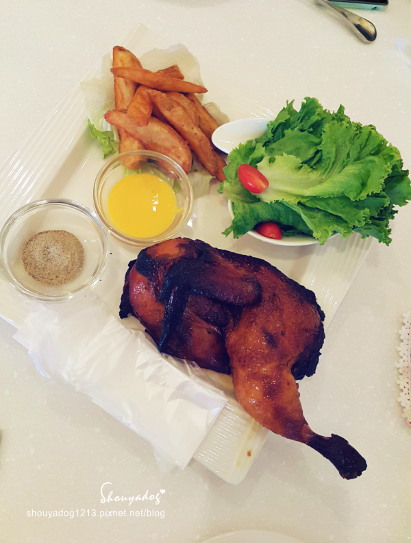 Oyami cafe(板橋店)：【複合式餐廳】板橋捷運新埔站美食 充滿夢幻少女心的Oyami Caf'e