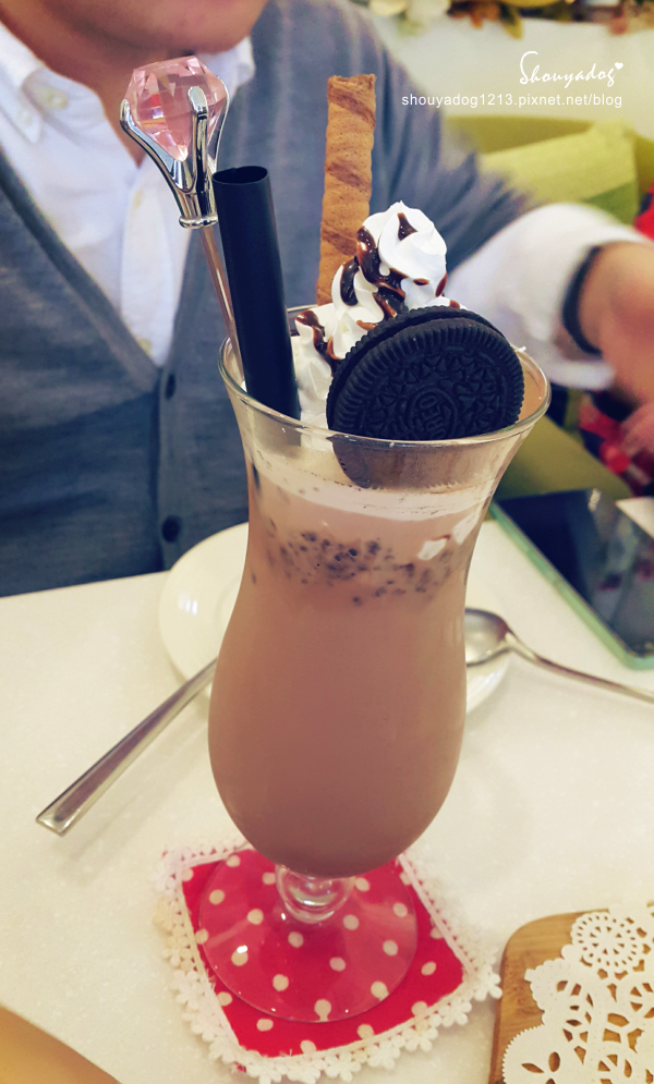 Oyami cafe(板橋店)：【複合式餐廳】板橋捷運新埔站美食 充滿夢幻少女心的Oyami Caf'e