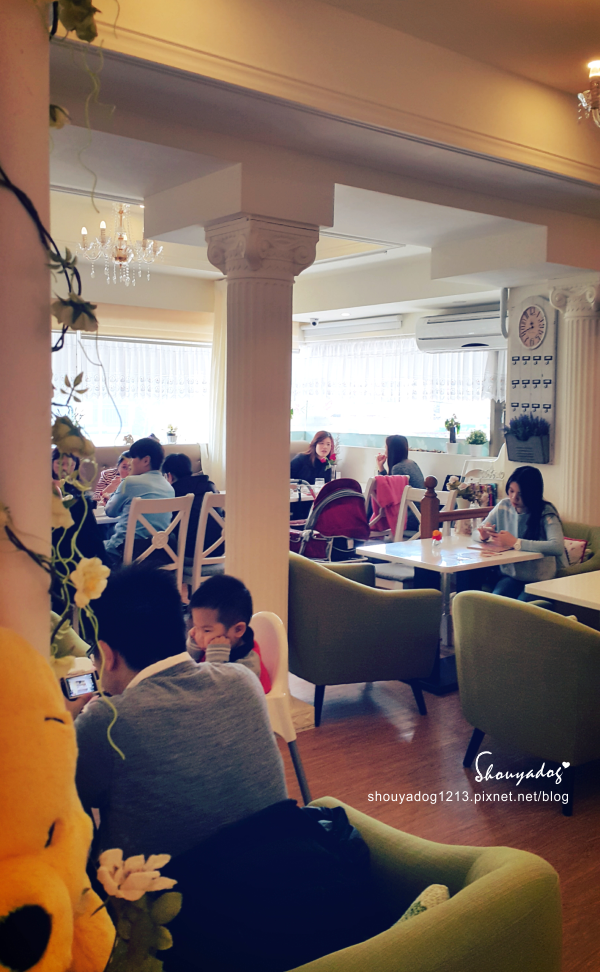 Oyami cafe(板橋店)：【複合式餐廳】板橋捷運新埔站美食 充滿夢幻少女心的Oyami Caf'e
