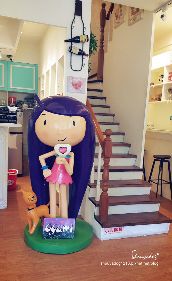 Oyami cafe(板橋店)：【複合式餐廳】板橋捷運新埔站美食 充滿夢幻少女心的Oyami Caf'e