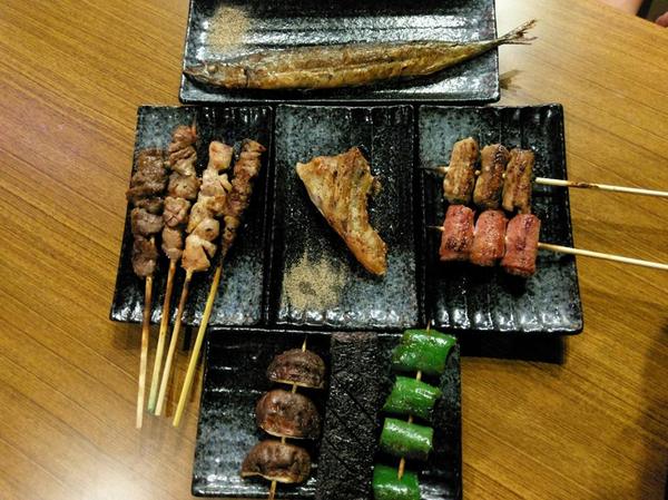 柒串燒屋-輔大店:柒串燒屋(輔大店)-新莊COSTCO和輔仁大學周邊的平價串燒 是小酌的好去處 外帶內用都方便的美食