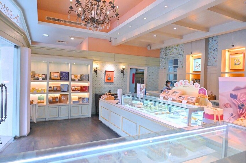 台中超豪華中秋限定雙層禮盒 9種中西甜點大滿足 堅持手工職人製作/月之戀人