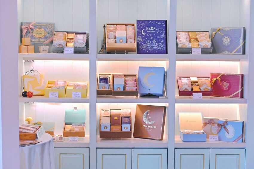 台中超豪華中秋限定雙層禮盒 9種中西甜點大滿足 堅持手工職人製作/月之戀人