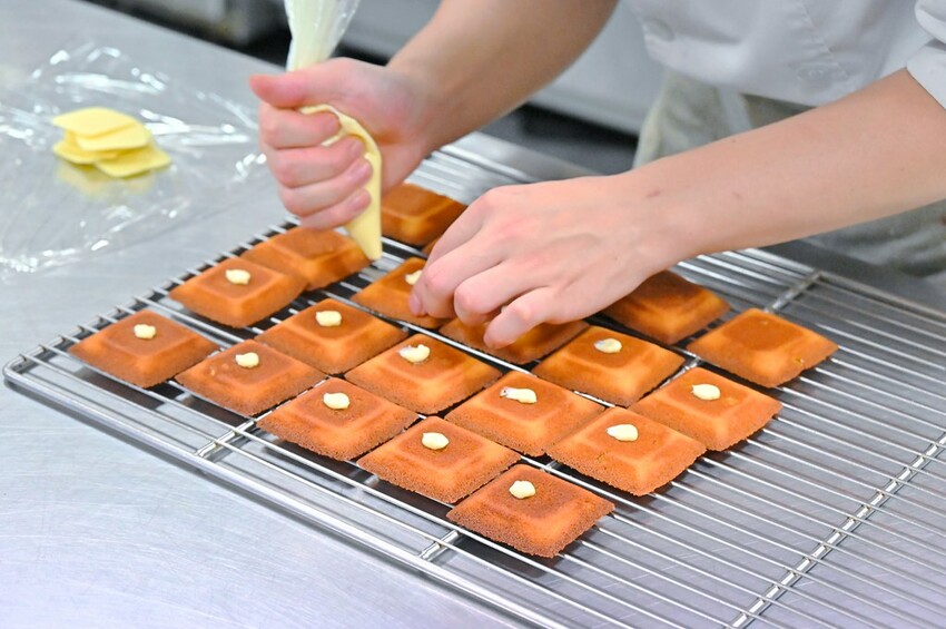 台中超豪華中秋限定雙層禮盒 9種中西甜點大滿足 堅持手工職人製作/月之戀人