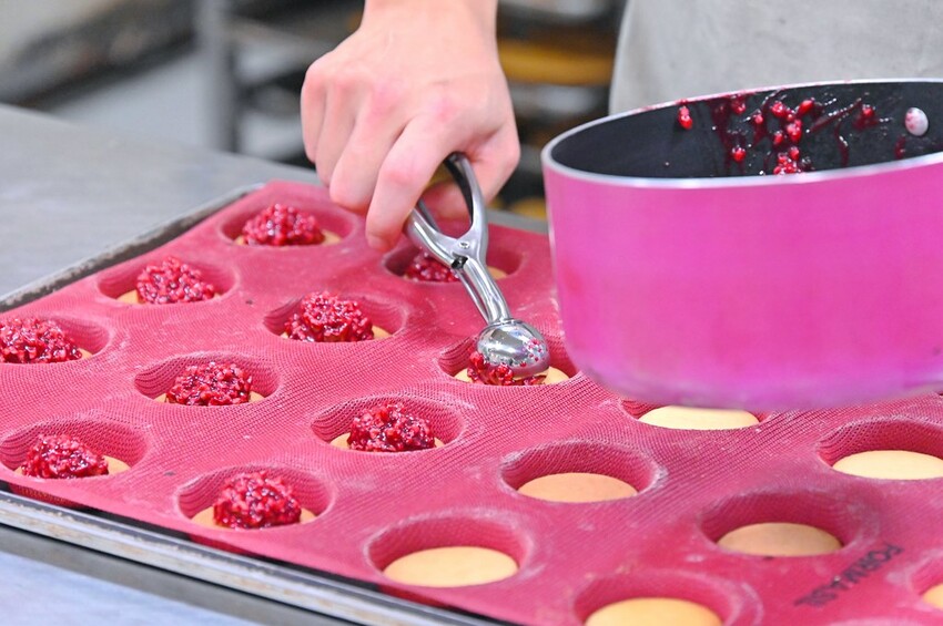 台中超豪華中秋限定雙層禮盒 9種中西甜點大滿足 堅持手工職人製作/月之戀人