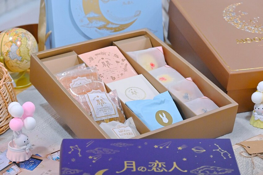 台中超豪華中秋限定雙層禮盒 9種中西甜點大滿足 堅持手工職人製作/月之戀人