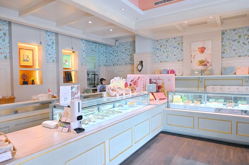 台中超豪華中秋限定雙層禮盒 9種中西甜點大滿足 堅持手工職人製作/月之戀人