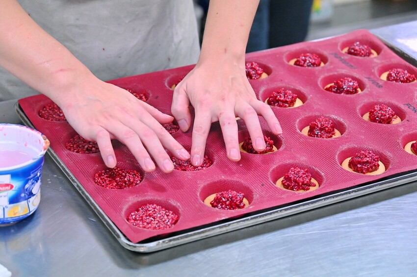 台中超豪華中秋限定雙層禮盒 9種中西甜點大滿足 堅持手工職人製作/月之戀人