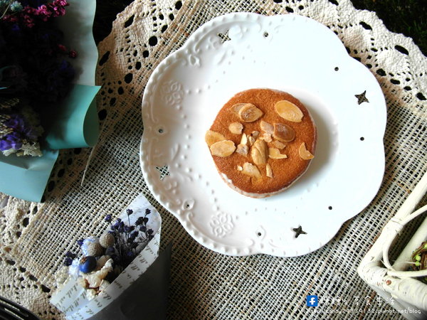 月の戀人 Moon Lovers:〖台中│美食〗月の戀人 Moon Lovers ❤ 公益路超夯日式洋果子店"月之戀人",日式洋菓子、節慶蛋糕、喜餅、彌月蛋糕及伴手禮等品項通通有~