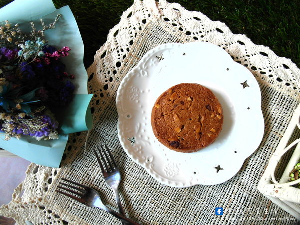 月の戀人 Moon Lovers:〖台中│美食〗月の戀人 Moon Lovers ❤ 公益路超夯日式洋果子店"月之戀人",日式洋菓子、節慶蛋糕、喜餅、彌月蛋糕及伴手禮等品項通通有~