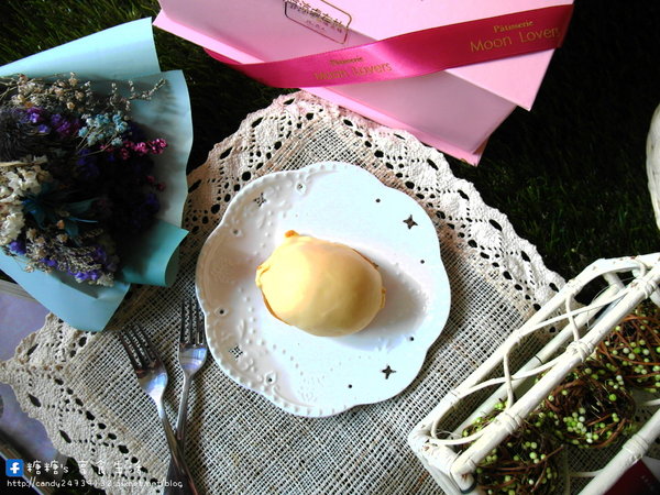 月の戀人 Moon Lovers:〖台中│美食〗月の戀人 Moon Lovers ❤ 公益路超夯日式洋果子店"月之戀人",日式洋菓子、節慶蛋糕、喜餅、彌月蛋糕及伴手禮等品項通通有~