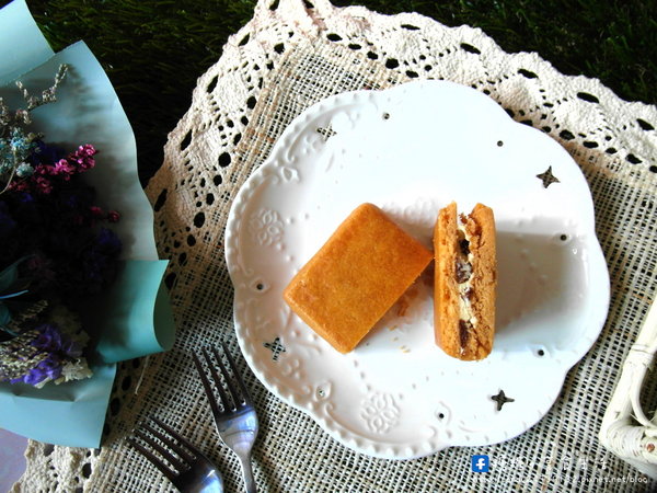 月の戀人 Moon Lovers:〖台中│美食〗月の戀人 Moon Lovers ❤ 公益路超夯日式洋果子店"月之戀人",日式洋菓子、節慶蛋糕、喜餅、彌月蛋糕及伴手禮等品項通通有~