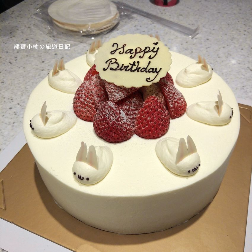 月之戀人蛋糕超好吃!台中公益路上高質感甜點店。手工製作日式洋菓子、兔兔草莓鮮奶油,非吃不可。 @熊寶小榆の旅遊日記