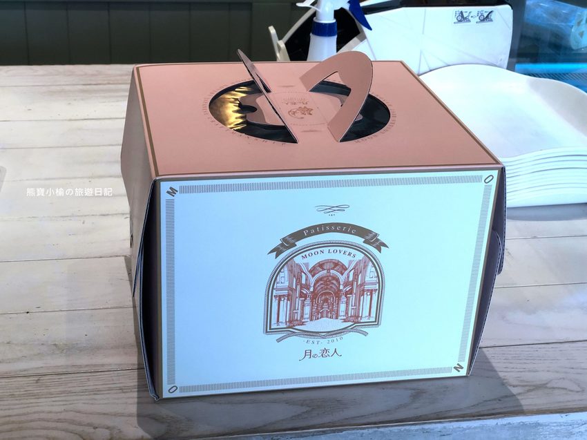 月之戀人蛋糕超好吃!台中公益路上高質感甜點店。手工製作日式洋菓子、兔兔草莓鮮奶油,非吃不可。 @熊寶小榆の旅遊日記