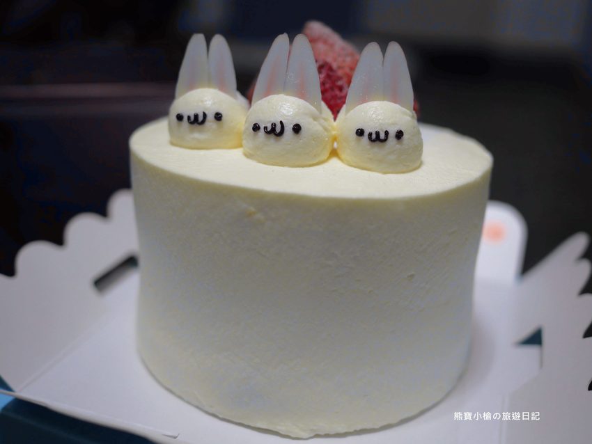 月之戀人蛋糕超好吃!台中公益路上高質感甜點店。手工製作日式洋菓子、兔兔草莓鮮奶油,非吃不可。 @熊寶小榆の旅遊日記