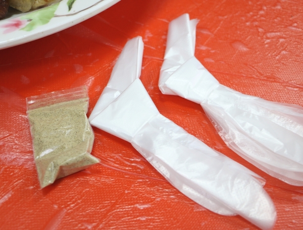 屏東 佳冬。林俊逸的鋼管雞，烤雞專家 x 路經墾丁必吃美食