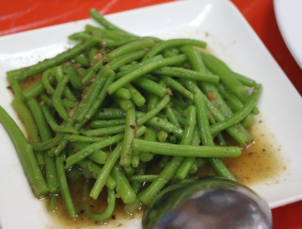 屏東 佳冬。林俊逸的鋼管雞，烤雞專家 x 路經墾丁必吃美食