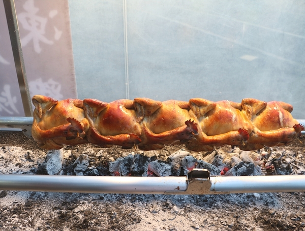 屏東 佳冬。林俊逸的鋼管雞，烤雞專家 x 路經墾丁必吃美食