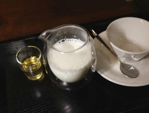 高雄 三民區。卡菲．小食光咖啡館-河堤店，真正夯工業風餐廳