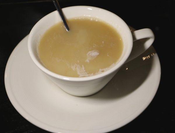 高雄 三民區。卡菲．小食光咖啡館-河堤店，真正夯工業風餐廳