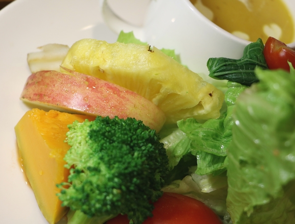 高雄 三民區。卡菲．小食光咖啡館-河堤店，真正夯工業風餐廳