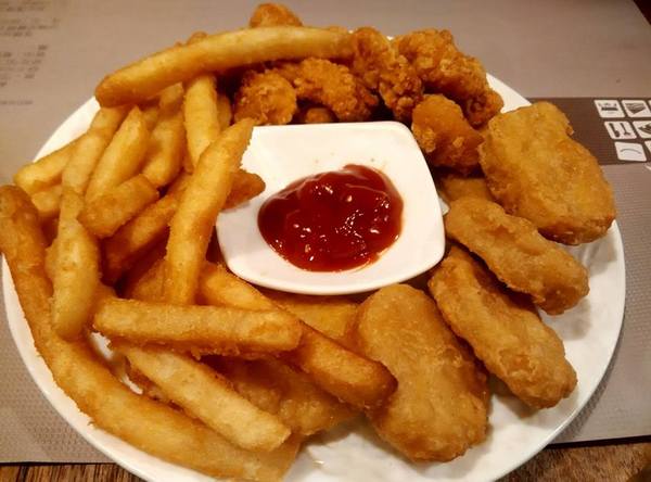 綺麗 CHI LI COFFEE：綺麗 CHI LI COFFEE-簡單溫馨的小店  餐點很用心  服務很親切  火鍋CP值爆表