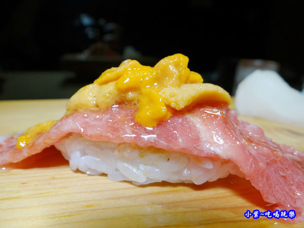 黑鮪魚馬糞海膽握壽司-御代櫻壽司割烹 (2).jpg