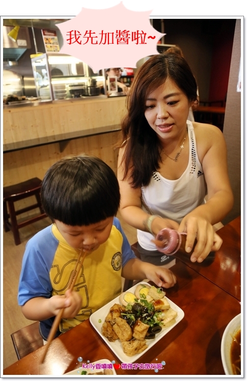 [中壢美食]匠骰子牛肉麵/爆濃番茄湯頭/超軟嫩半筋半肉/Q彈手工麵條/招牌滷腓腸/SOGO商圈