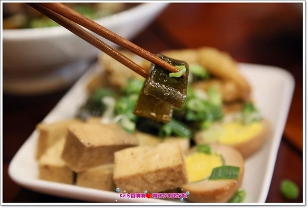 [中壢美食]匠骰子牛肉麵/爆濃番茄湯頭/超軟嫩半筋半肉/Q彈手工麵條/招牌滷腓腸/SOGO商圈