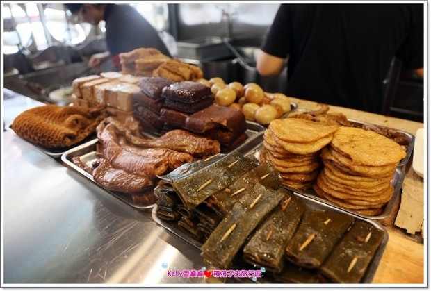 [中壢美食]匠骰子牛肉麵/爆濃番茄湯頭/超軟嫩半筋半肉/Q彈手工麵條/招牌滷腓腸/SOGO商圈