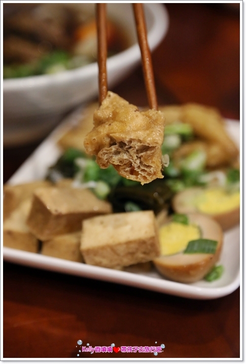 [中壢美食]匠骰子牛肉麵/爆濃番茄湯頭/超軟嫩半筋半肉/Q彈手工麵條/招牌滷腓腸/SOGO商圈