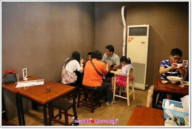 [中壢美食]匠骰子牛肉麵/爆濃番茄湯頭/超軟嫩半筋半肉/Q彈手工麵條/招牌滷腓腸/SOGO商圈